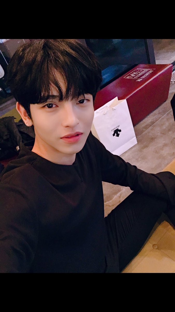 teamct_romeo's tweet photo. [강민]  요즘 많이 ���우니까 따뜻하게 입구 다니세요 줄리엣~~~❤️🧡 https://t.co/wZukE9OG04