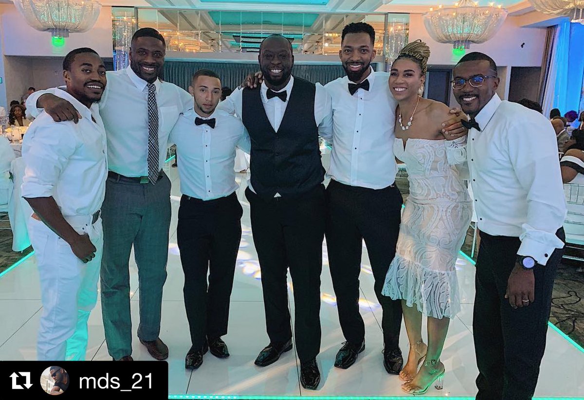 CJLuckeyDope's tweet photo. It’s been a great two weeks on the west coast! Completed another leg of #TheCAPSTour and I had the honor of standing beside my big bro @lmcnewu on his big day! Welcome to the family @ronieluke! I’m ready to get back home to my family! It’s been real LA! ✌🏾#OnCloudCollins https://t.co/xtuZwL9GZL