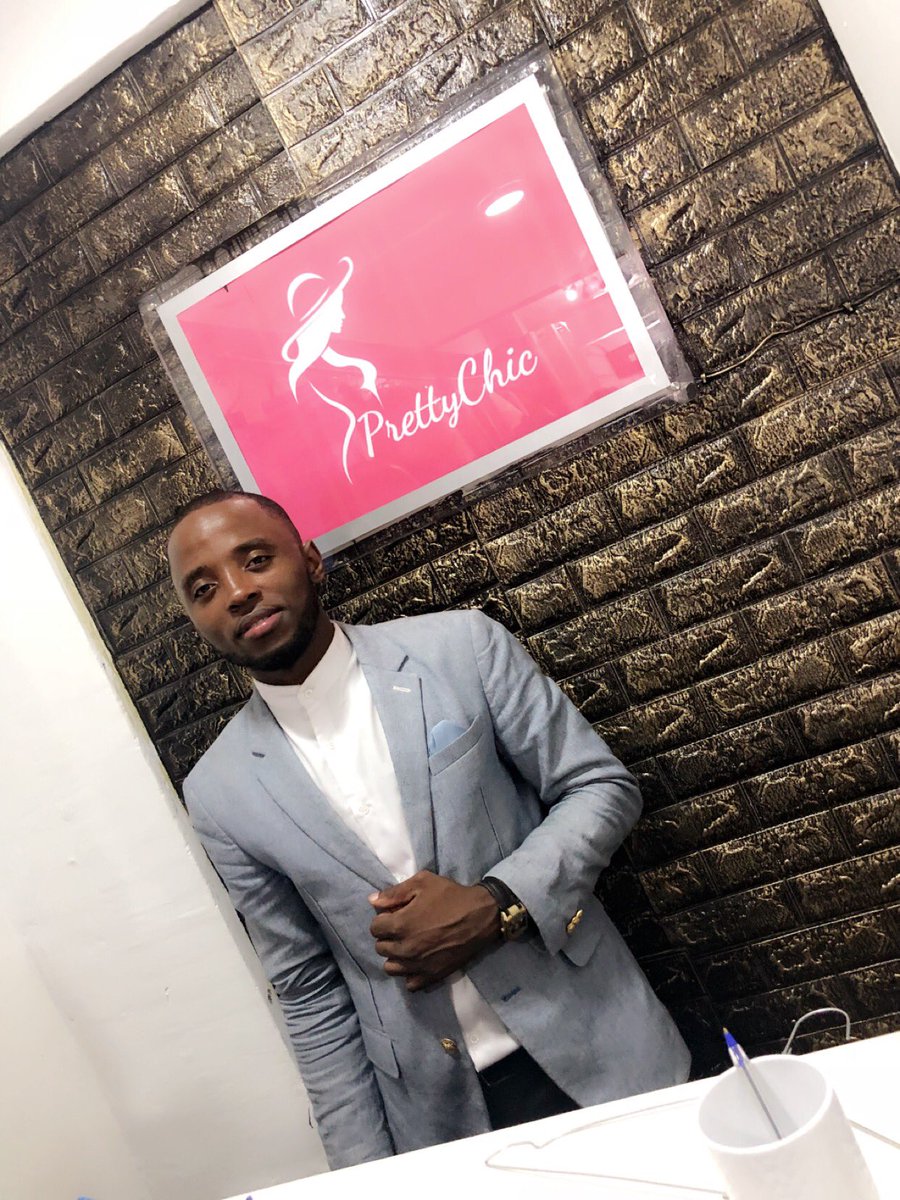 prettychic_kmer's tweet photo. Hier c’était l’ouverture officielle de #PrettyChic.
Tout s’est bien passé, avec des personnes juste incroyables.
Merci de nous avoir fait confiance et continuez de le faire.
Car c’est une une grande aventure qui commence with you. https://t.co/3bnMMOzmao