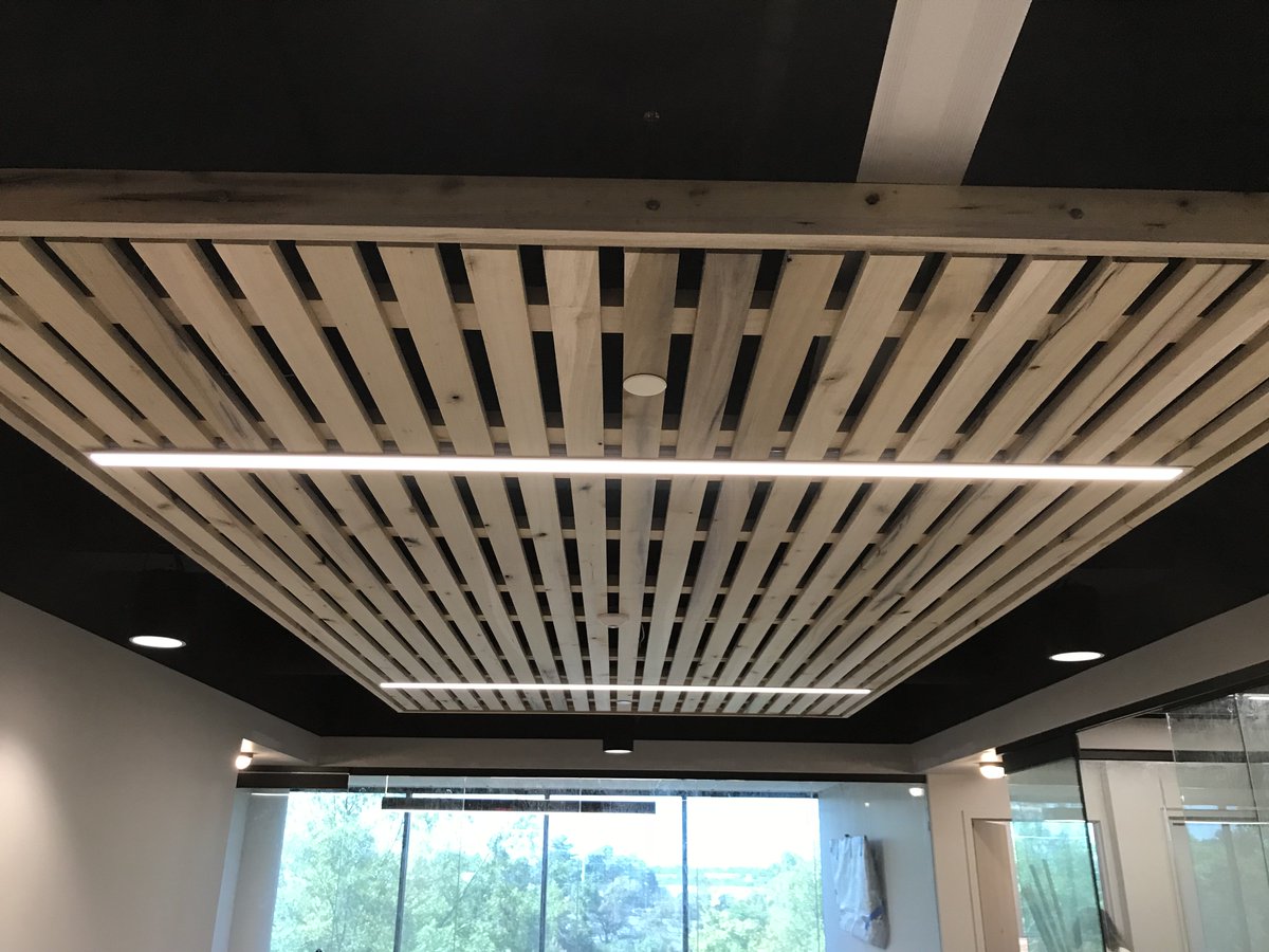 DWC_Cares's tweet image. Have you ever thought of having a touch of rustic for your ceiling? It’s so... Nashville! Bring in some warmth with a wood accent ceiling treatment. Visit dwcinteriors.com to contact us for your ceiling construction! #WoodCeilings #FloatingCeiling #DWCInteriors