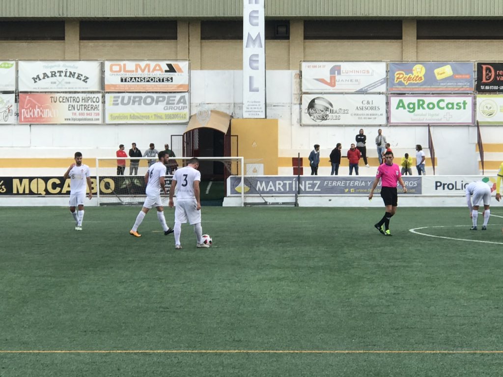 utreraaldia's tweet photo. Gran victoria del @UTRERACD al @conilcfoficial por 5-0 goles de #jairo #plusco por partida doble #sergionavarro y @DomingoJarana. Mañana puedes verlo en @telecableutrera y en #elsilbato https://t.co/QfwrFFY2ov