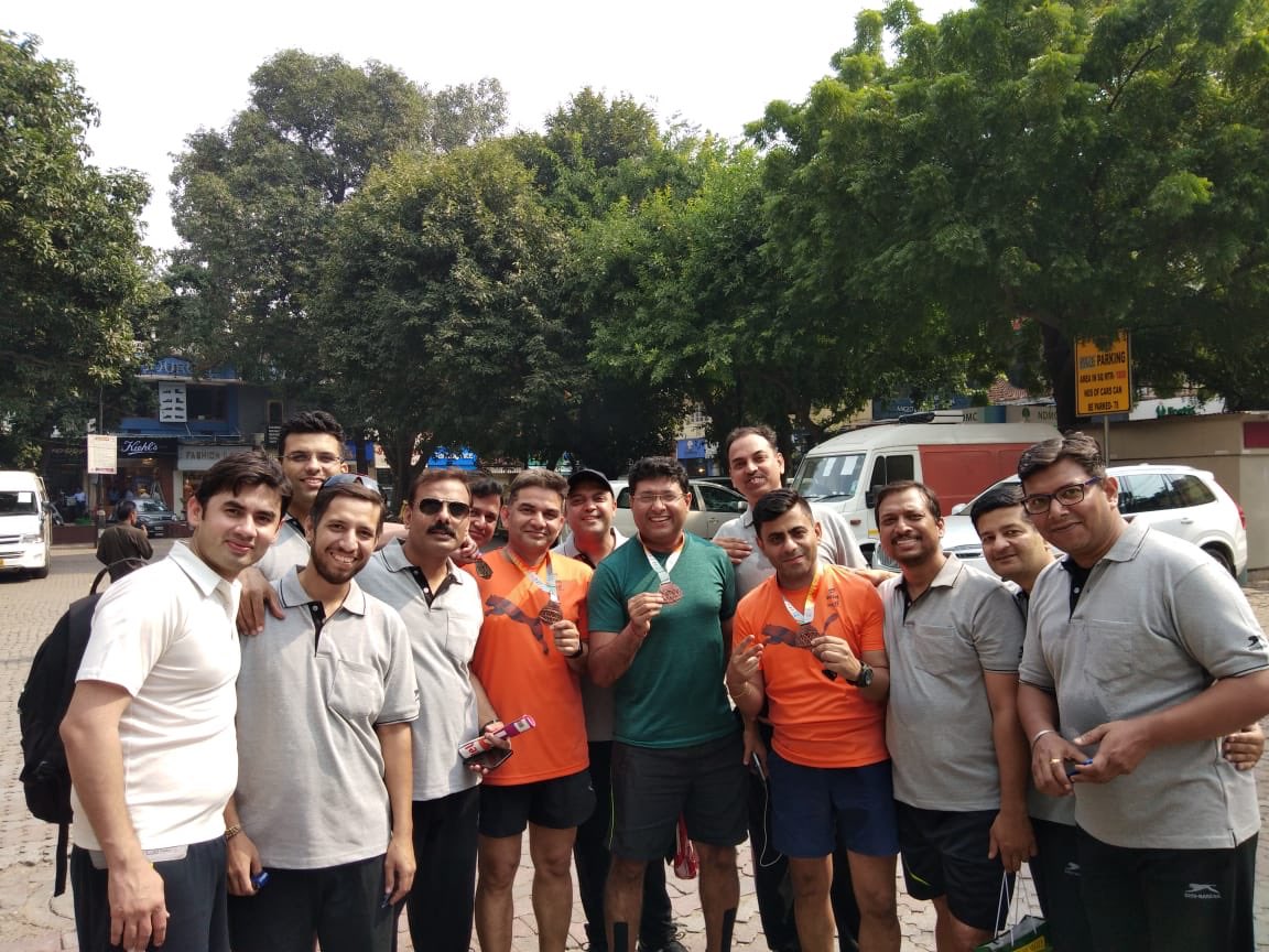 himanshuvyapak's tweet photo. #Wealth ke saath, #health bhi ...@Reliance_MF #marathoners at #AHDM 2018...great time👍 ...for all of u into #running ...investments and Marathon have so much in common!! https://t.co/e9tEbPcFP3