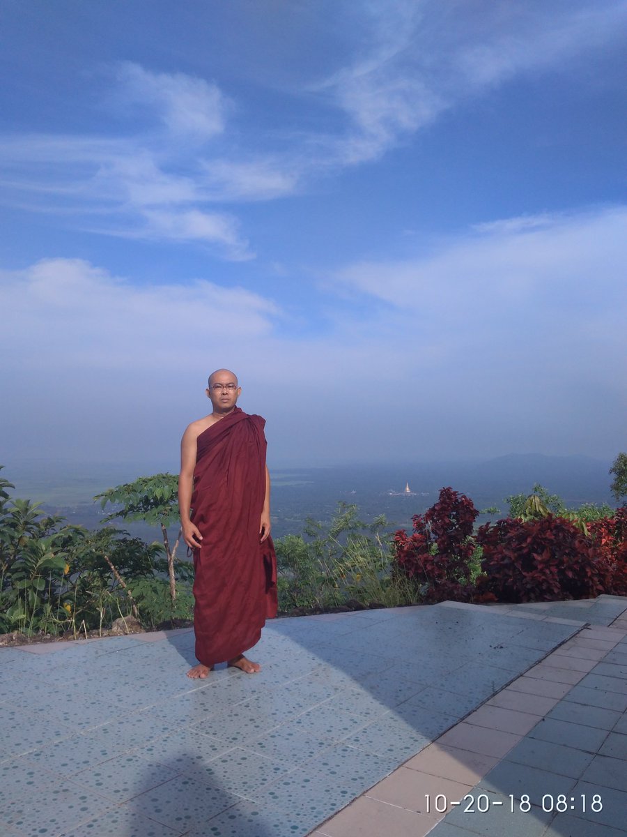 အလံတစ္ရာ နယ္မွာ
တေဘာင္တခု ၾကားခဲ့ရတယ္

၁၈ မွာ စပါး (ဆန္ေစ်းႀကီးေနၿပီ)
၁၉ မွာ ဓား (လူတိုင္း ဓားကိုင္ၿပီး မိစာၦဒိ႒ိေတြ ကို ႐ွင္းၾကရမယ္)
၂၀ မွာ ဘုရားတဲ့
(ဒါေၾကာင့္ ၂၀၂၀ မွာ NLD အစိုးရ ေခြးက်ဝက္က် ျပဳတ္က်ၿပီး
အမ်ိဳးဘာသာ သာသနာကို
ေစာင့္ေ႐ွာက္မဲ့ အစိုးရတစ္ရပ္ ေပၚထြန္းလာမယ္)
