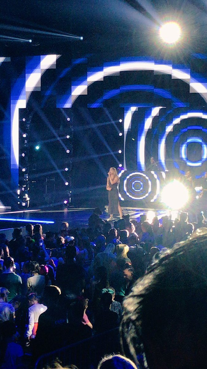 Pleasure_Beach's tweet photo. Amazing singing superstar!@BeckyHill #blackpoolpleasurebeach #SLIMEFEST18 https://t.co/aerC1wDR5s