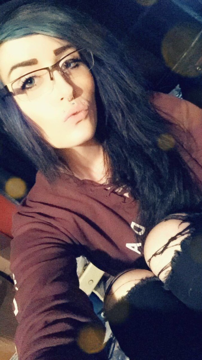Jessy_cloudz's tweet photo. Living for myself not to make you happy #love #stateofmind #mycalling #beauty #loveorhateme https://t.co/C8fxuSmu1l
