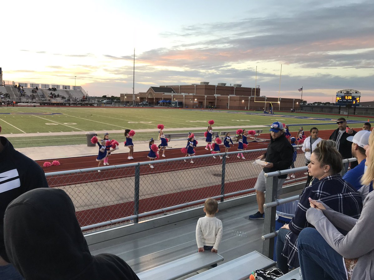 mrsswagger12341's tweet photo. Took a road trip to see my third graders cheer then watch the boys take home a win and a trip to playoffs! Their dedication is amazing!   #cisd #bravenation #sohappytobepartofthisamazingdistrict #forgottotakepics https://t.co/mHPpM93Tc7