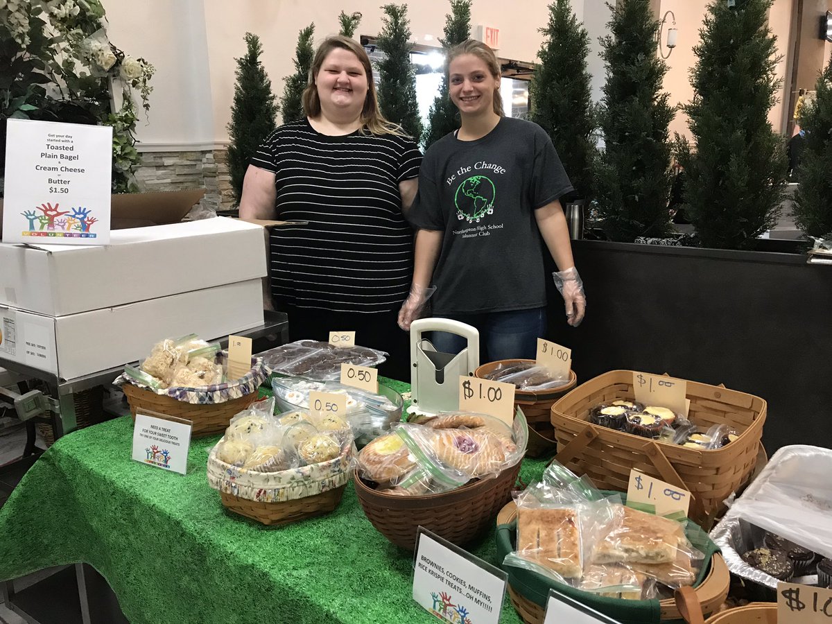 NAHS  Volunteer Club Members Rose Sharga &amp; Chole Fischl  helping at the annual Northampton Exchange Club Craft Fair