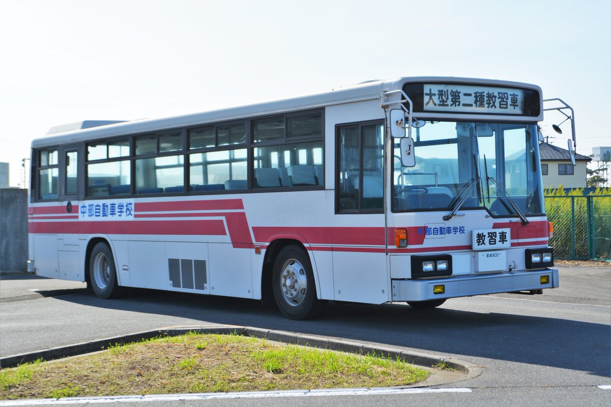 spacerunnerJM's tweet photo. 西鉄バスファンとしては石巻に来たら必ず拝んでおきたいと思っていた車両。西鉄本体でも風前の灯火の58MC。遠く宮城の地でも1台まだ頑張っています。うっすらと「Nishitetsu Group」の文字。快く対応してくださった職員の方に心より感謝を致します。
元西鉄自動車学校146号車（元西鉄バス1112号車） https://t.co/mKMGaO4JUX
