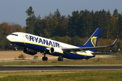 Prior2Board's tweet photo. (VIDEO) Racist Ryanair Passenger Goes on Tirade, Calls Seat Mate an "Ugly Black Bastard" - https://t.co/esqcUEPXA2 via @TheWinglet https://t.co/ryYo5y7sMl