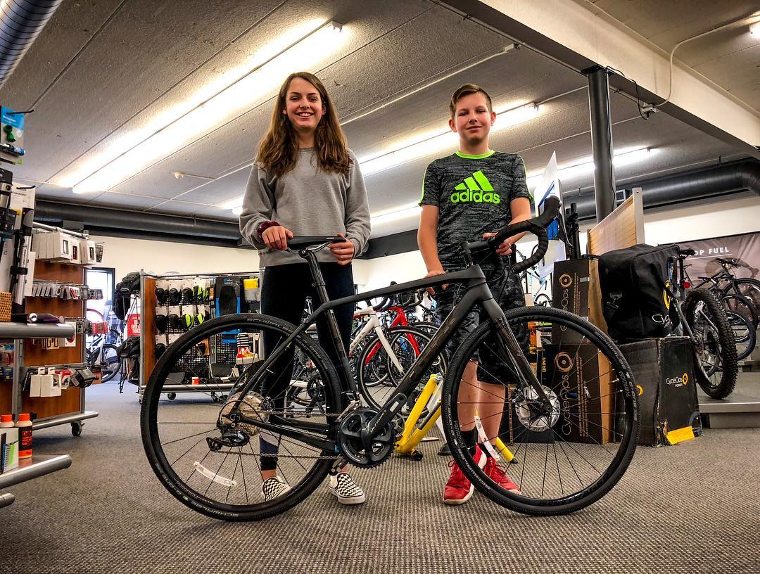 penncycle's tweet photo. These two just built a Checkpoint SL6!
#sickbuildbruh #kidsteachingparents #learnemyoung #takeyourdadtoworkday #trekcheckpoint #ridinggravel https://t.co/5rxSKWKCl0