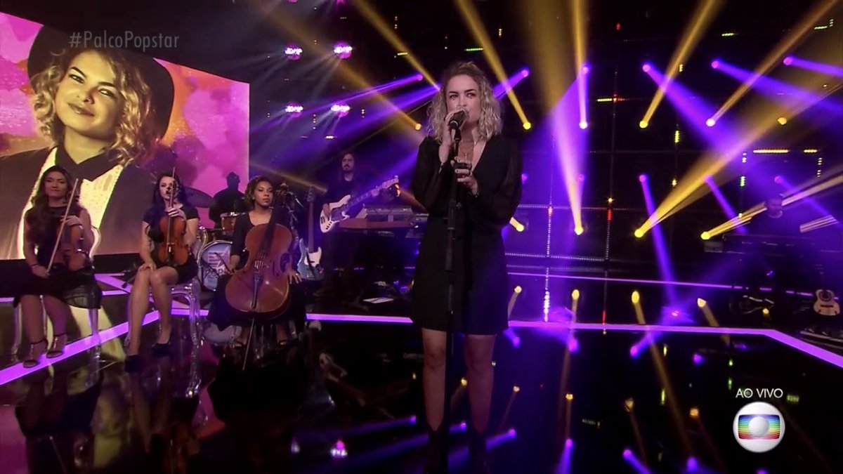 jorgeluizbrasil's tweet photo. Lua Blanco, que abuso foi que esse, mulher? Adele!!!!??? Timeti!!!! Que linda apresentação. A melhor dessa atriz/cantora até agora no #PopStar . https://t.co/sALKpiURf1