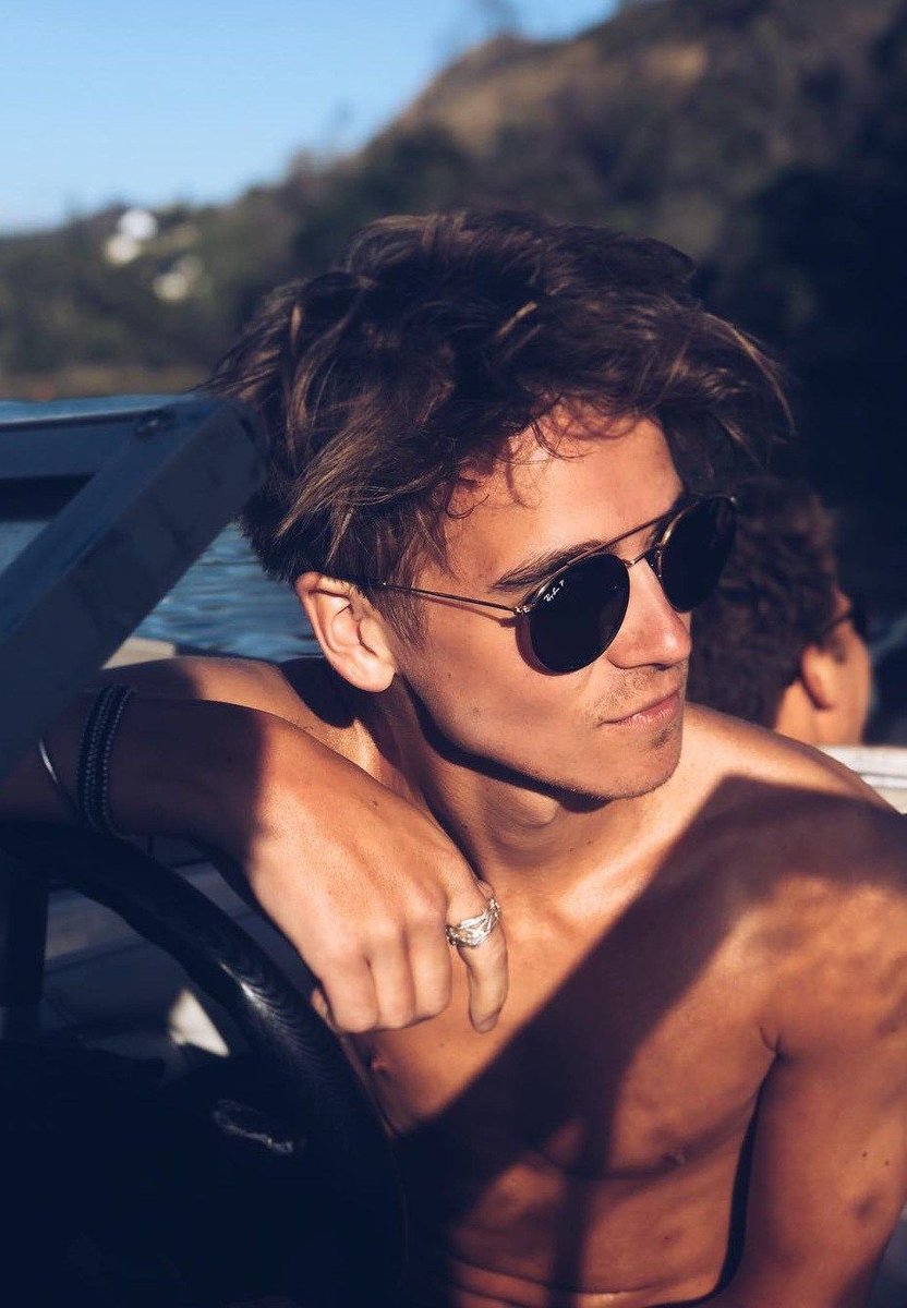 tomrespect's tweet image. I feel attacked