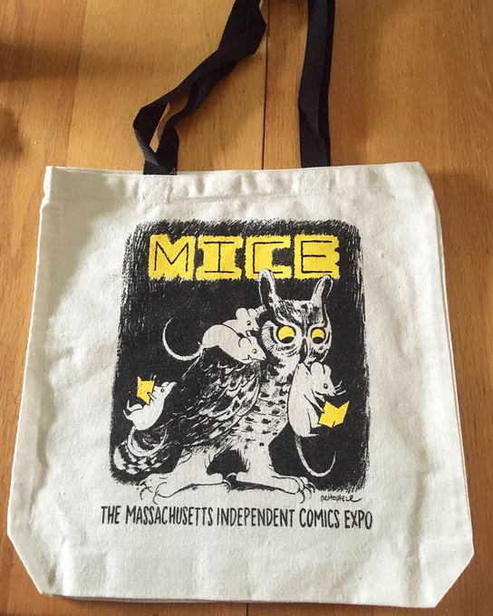 I did a drawing for @MassMICE's fundraiser tote bag earlier in the year and they're available for sale at the show this weekend up at the info desk. Perfect for stuffing with comics and zines!???#miceexpo2018 