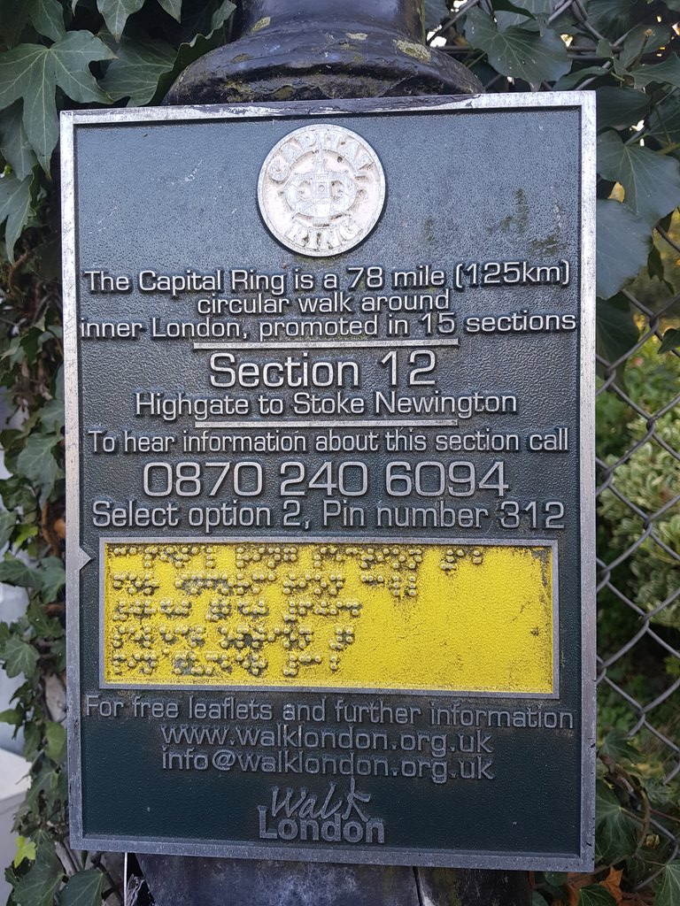oliviacurno's tweet photo. Great to see the @CapitalRing markers incorporating Braille for all our walkers @londonblind https://t.co/UvzbuKRjTX