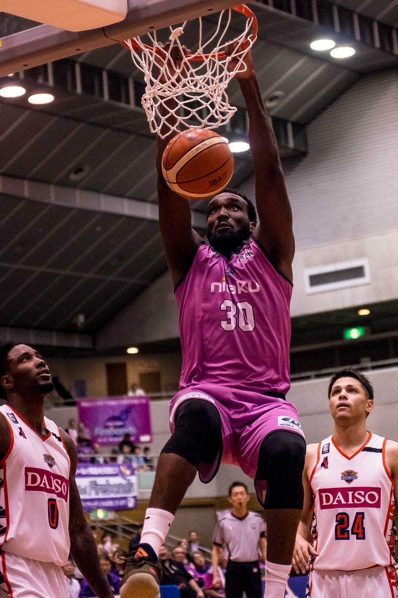 Nemotodaikon's tweet photo. 2018.10/21 福島国体記念体育館
#福島ファイヤーボンズ 73-84 #広島ドラゴンフライズ
福島ファイヤーボンズ、イバン・ラべネルのフリースローによる得点で通算10000得点達成 #firebonds #dragonfiles https://t.co/7ftrxZzHBO