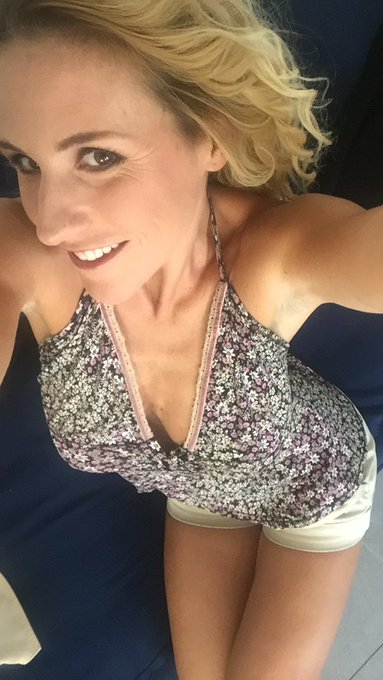 Questa sera sar&ograve; ospite nella trasmissione di Giletti &ldquo; Non &egrave; L&rsquo;arena&rdquo; dopo le 24.00 e visto che con<a href="/tag/sexy"class="tags"><span>#sexy</span></a><a href="/tag/liveshow"class="tags"><span>#liveshow</span></a><a href="/tag/donne"class="tags"><span>#donne</span></a><a href="/tag/scarpe"class="tags"><span>#scarpe</span></a><a href="/tag/michelleferrari"class="tags"><span>#michelleferrari</span></a>