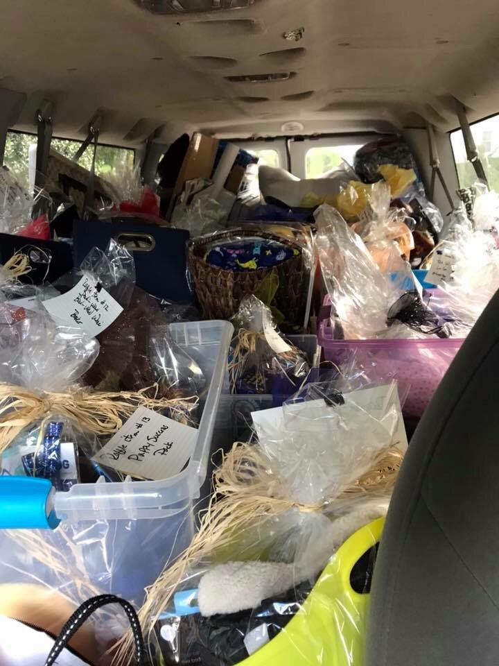 Today’s the day!! Join us at 2pm at @vanishbrewery 🍺 in Leesburg for PAWS Vegas! If you didn’t buy a ticket yet, don’t worry you can buy them at the door! 🐾