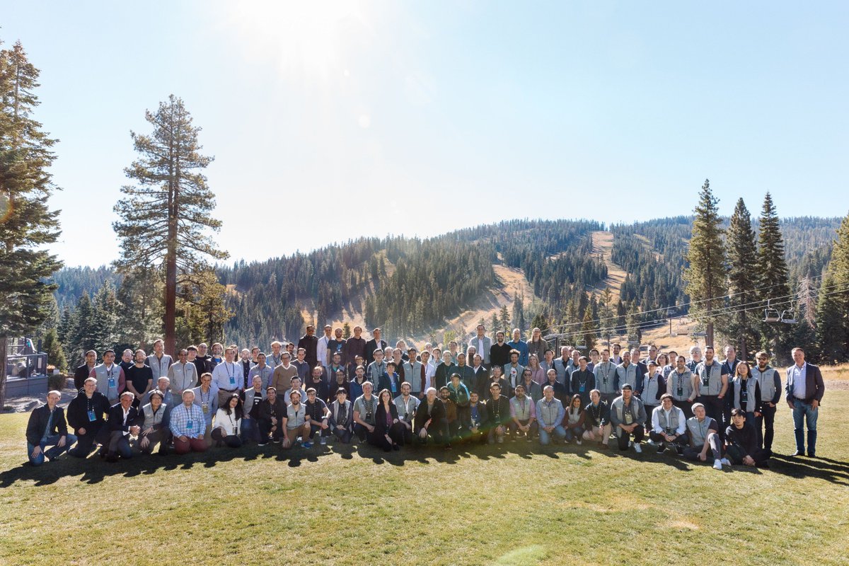 DCGco's tweet photo. THANK YOU to the amazing people who attended the 2018 DCG Founder Summit and made this event so special - the DCG family has never been stronger! 🙏💪🚀 https://t.co/j0XtWYSsPQ