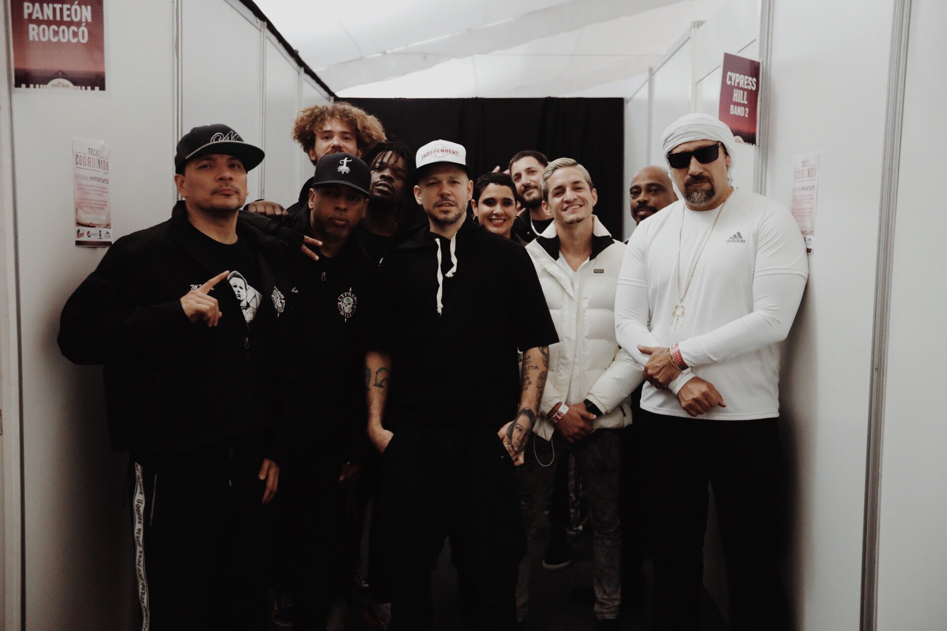 Campanilla Gobernable matiz Residente on Twitter: "[R] @Residente + @cypresshill 💀 🔥 📷 @worldjunkies  https://t.co/bbFlJNKBKN" / Twitter