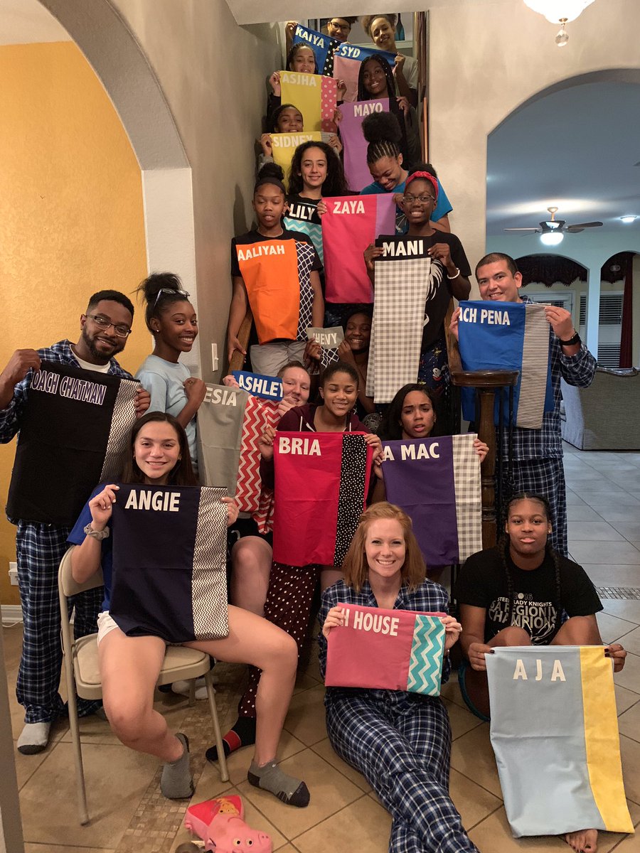 SewSoMemorable's tweet photo. Good luck this season @slkbasketball !!! Thank you for allowing us to make these pillowcases for you!!! https://t.co/wjvQXrR5ov