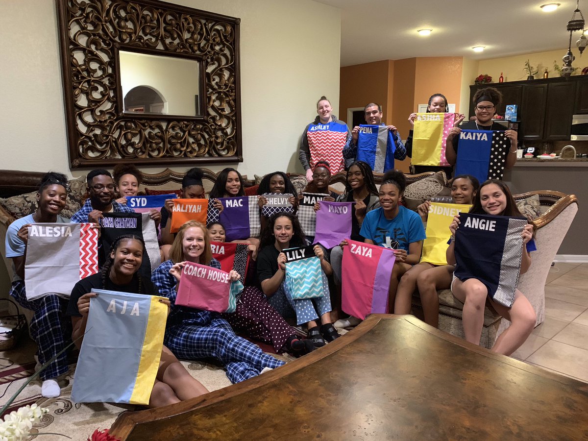 SewSoMemorable's tweet photo. Good luck this season @slkbasketball !!! Thank you for allowing us to make these pillowcases for you!!! https://t.co/wjvQXrR5ov
