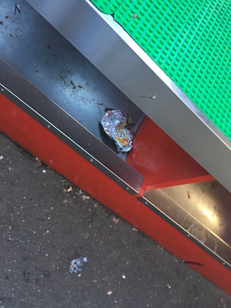 SophieMooBoo's tweet photo. @LEGOLANDWindsor Seriously? You can’t afford ro replace the £2.99 boards? And put some Lego out? Instead you have paying customers seeing this for an hour in the queue. #drivingschool #wouldtakeanhourtofix https://t.co/6Zl0gWnJsI