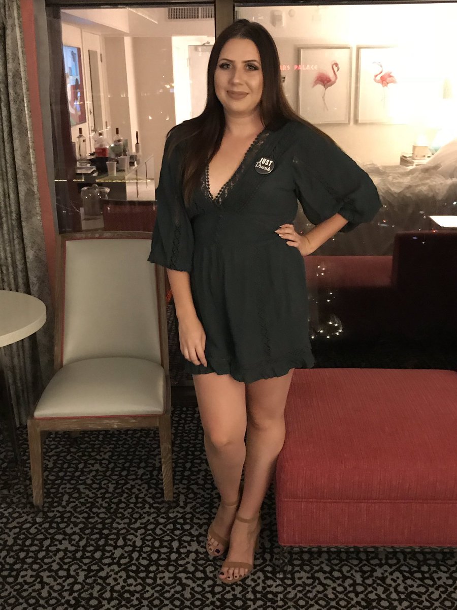 KatieeAntonee's tweet photo. Night 1 vs night 2 https://t.co/sjHDuibP3u