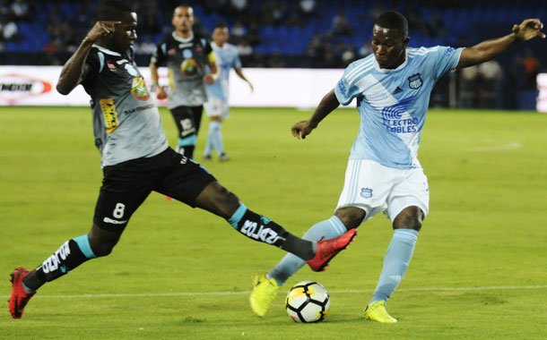 #Notimobil No existe margen de error!  #Fecha15 #Emelec vs #Macará Gracias por ser uno de nuestros #FansMobil Gracias a #MobilEcuador xurl.es/x4r3x