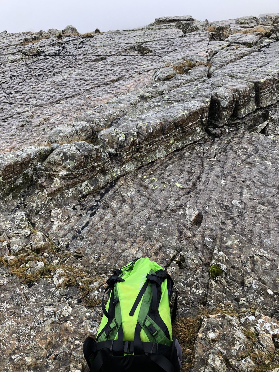 philcollierMI's tweet photo. Above Nant Ffrancon valley today. Pillow lace, quartz veins &amp; Pitts Head Tuff #mountaininstructor #wales https://t.co/M1mT2nmpFY