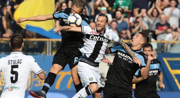 Footballogue's tweet photo. [#SerieA🇮🇹] PARME 0-2 LAZIO

⏱ FIN DU MATCH !

                   ⚽️ Immobile
                   ⚽️ Correa

La Lazio monte provisoirement sur le podium !

#PARLAZ https://t.co/JLkaqTG4De