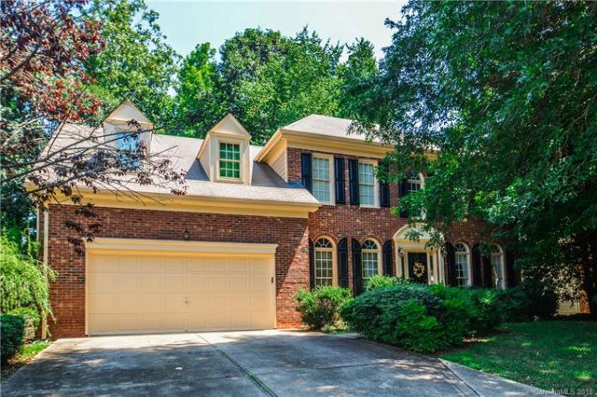 Finally - open the door to a place you and your family will love to call home. #newhome #homesforsale  cpix.me/l/57731266