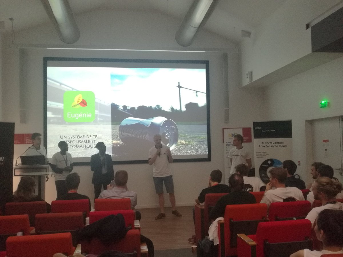 SWRoboticsAI's tweet photo. Eugénie : système de tri responsable et éducatif avec une poubelle intelligente qui trie automatiquement
#ecologie #dechets #IA
#SWRoboticsAi @EMLYON https://t.co/tWEThsAjGt