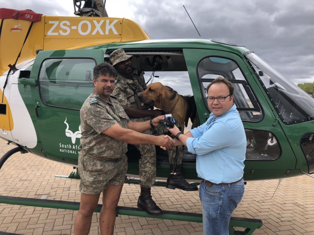 jaxontarr's tweet image. Handing over the new AWE Telemetry Systems Iridium #antipoaching #K9 harnesses kindly sponsored by the SANParks Honorary Rangers KZN Region. Thanks to Chris Minihane for the photo.