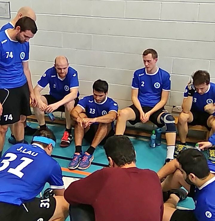 ChelseaHandball's tweet photo. News from @LondonMetUni
@ChelseaHandball 13-9 @guildfordsabres
Half time. Listening to coach, learning from mistakes and giving instructions for the 2nd half.
Well done so far! πͺ
#chelseahandball π΅β«
#regionalleague
#Handball
#HandballLondon https://t.co/1jIBabRwfq