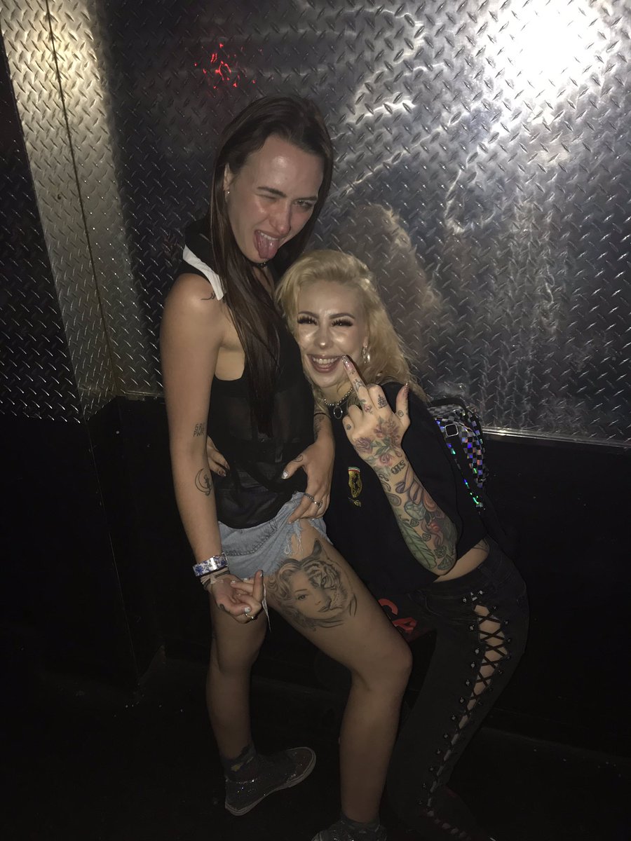 soapysudson805's tweet photo. @L1LDebbie here are the photos from last night!💕 has such a great time https://t.co/dfde2ofM4e