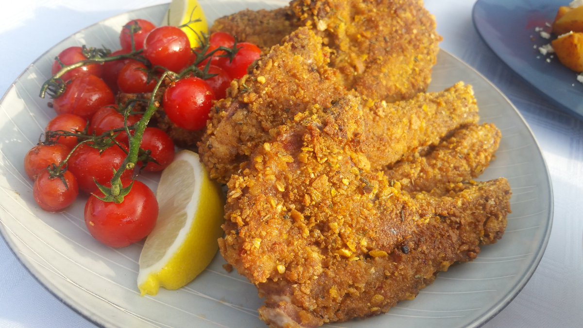 chef_naledi's tweet photo. Crusted lamb chops using @taste_kitchen_ Mexican Crumbs 😋😋😋
@cooking_with_lamb

#lambassodor 
#sheepthrills #cookingwithlamb 
#lambandmuttonSA https://t.co/DzYspEbTch