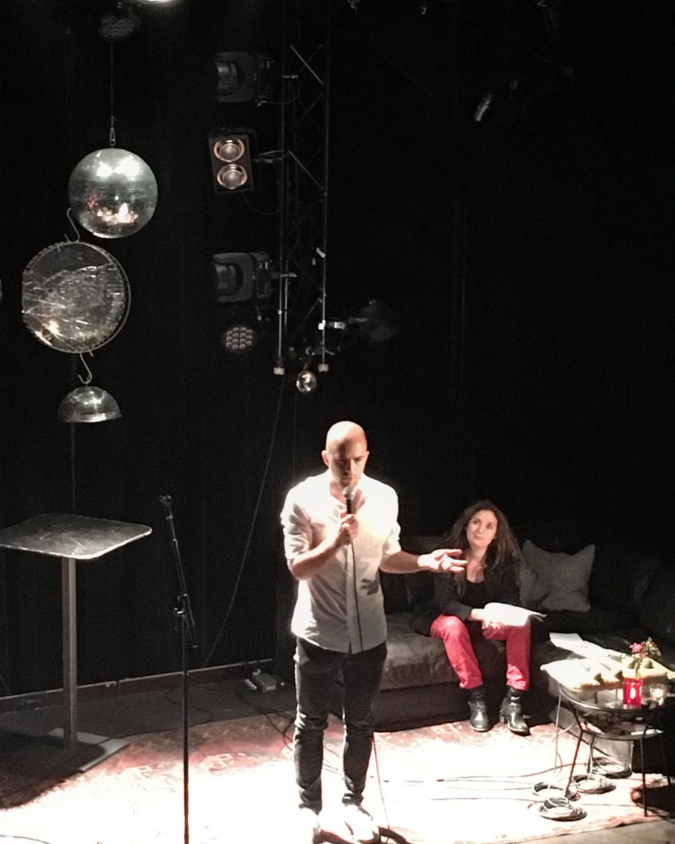 serpentillon's tweet image. .@matthiasdaum führt durch den Nach-Gespräch-Event mit Slampoeten Manuel Diener &amp;amp; Stefanie Grob und TeilnehmerInnen von #schweizspricht im Podiumsgespräch, moderiert von @SandroBrotz. Herzlichen Dank an alle!