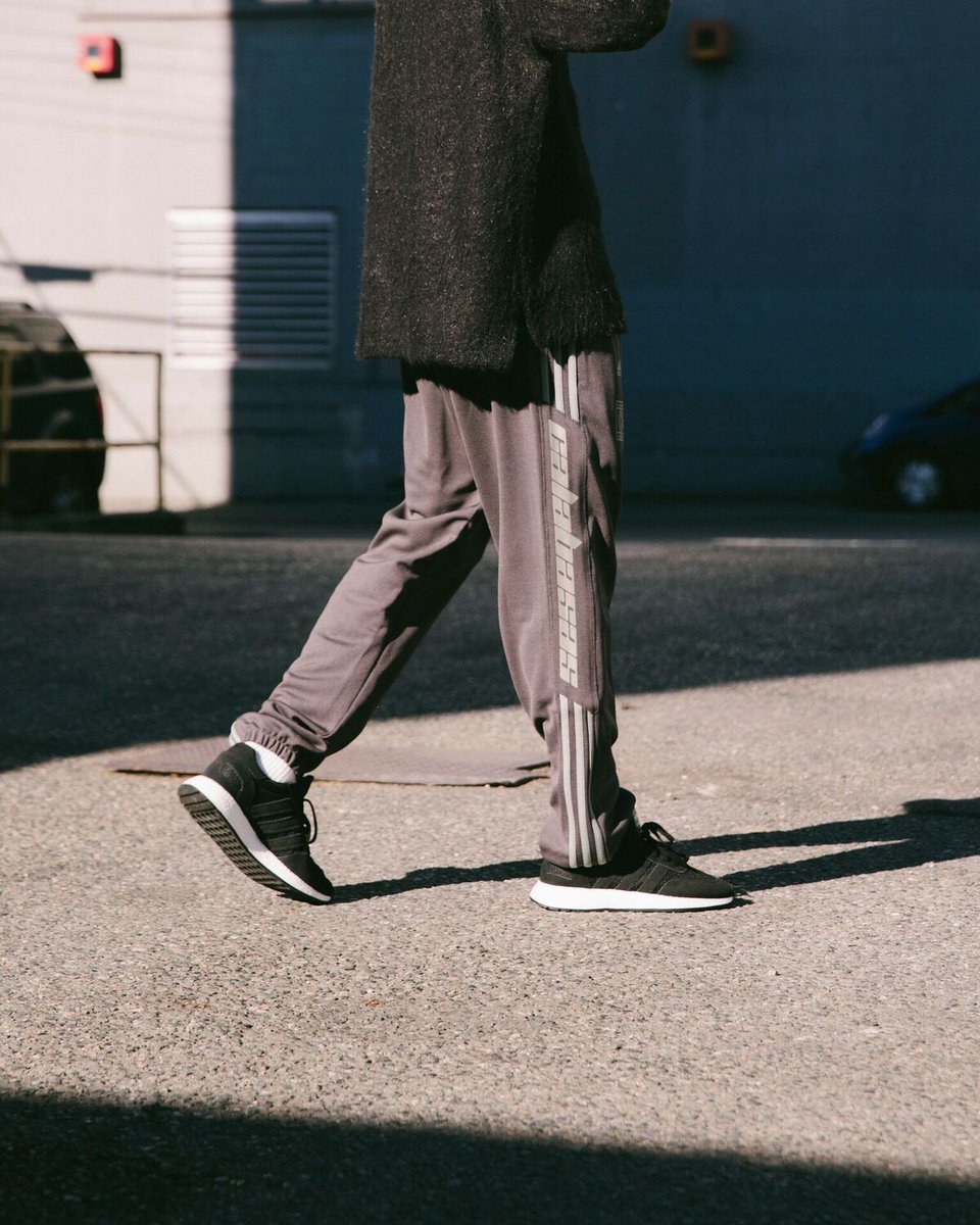 Adidas Yeezy Calabasas