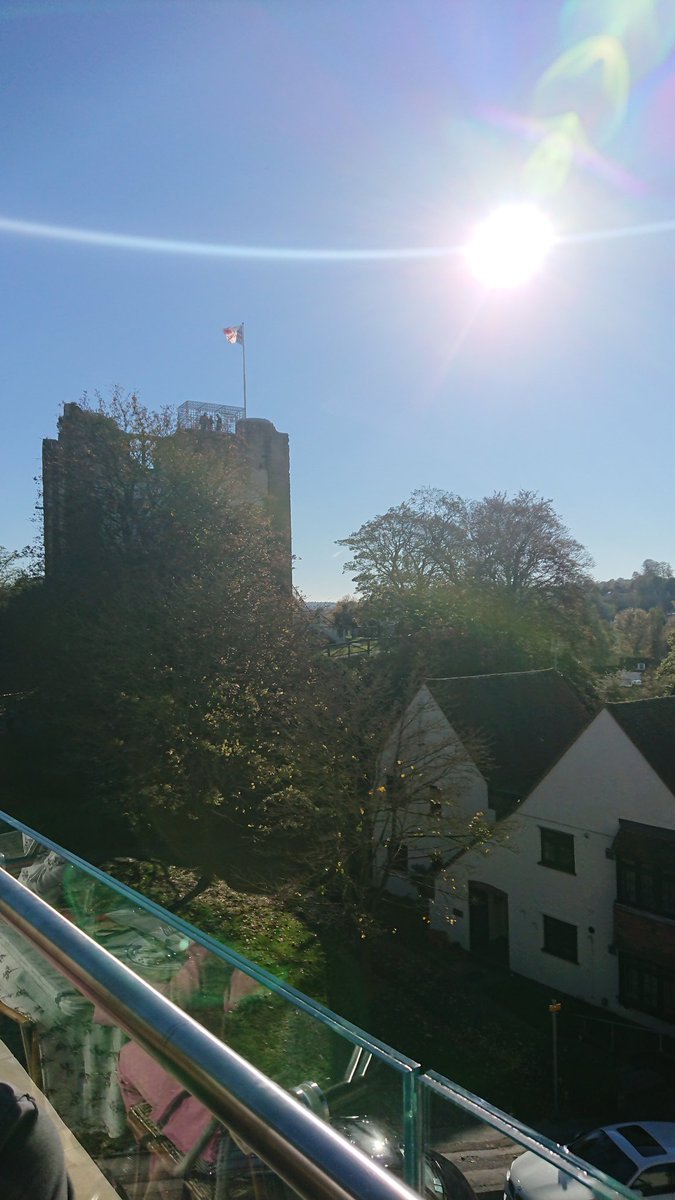 agency_guiding's tweet photo. #sunshine #weekends #tours #HistoryWeekend #guides #Guildford @agency_guiding https://t.co/V1KPIaDzLB