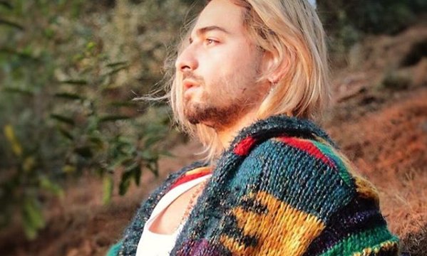 Culish's tweet photo. Cuando eres madre, padre a la vez, rubia natural y europea poderosa, inalcanzable, modelo de victoria secret, Sheril Rubio, Dua Lipa y Reggaetonero a la vez. https://t.co/jWUcyXeYZE