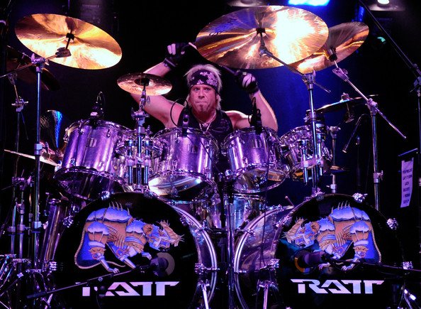 Happy birthday mr. Bobby Blotzer
October 22, 1958

Ratt - Best Of Me [OFFICIAL VIDEO]
 