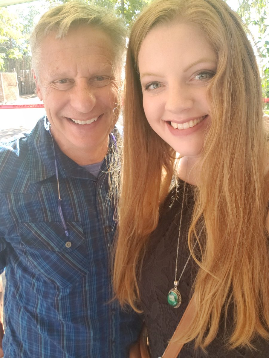 LibertarianRed1's tweet photo. Hanging with the GJ! 

#LP2018
#SenatorCool
#imTHATlibertarian https://t.co/05gG6ngqFD