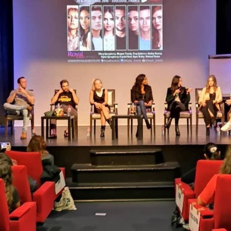 dgsara2's tweet photo. The Teen wolf's cast at #TFMIC5 yesterday ✨ https://t.co/TUNifWpjdU