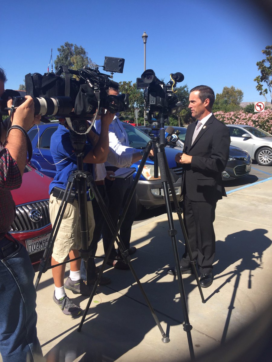 TeamKnight25's tweet photo. Been a busy week talking to different media outlets throughout the district!! #KTLA #SCVSignal #KHTSHometown #SVAcorn #CNN #LATimes #KTLA #ABC7 #KNBC #CA25 https://t.co/KLxeG0SJk7