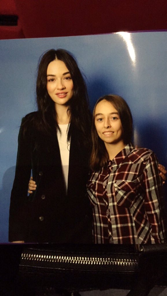 dgsara2's tweet photo. 📷 | Crystal Reed with fans at  #TFMIC5 https://t.co/zYjq1eOgy2
