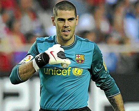 crash1899's tweet photo. Algunos dirán que es precipitado, pero ¿quién crees que es el mejor portero de la historia del Barça? Yo voto a Marc.

🔁 Marc-André Ter Stegen 
❤ Víctor Valdés https://t.co/40I4ubOGEj