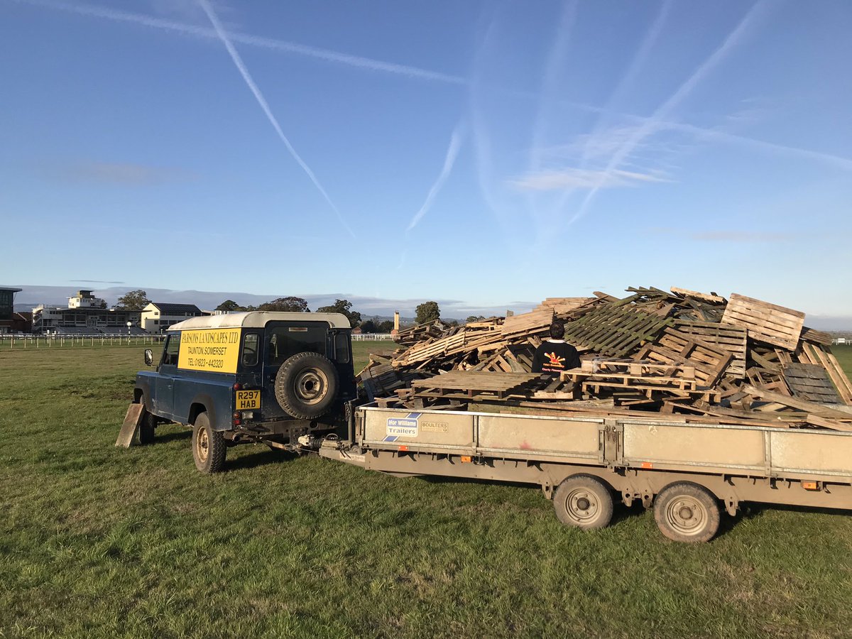 hatchfireworks's tweet photo. Great day for bonfire building! Plenty of green waste still needed. https://t.co/43VOsRB8gJ