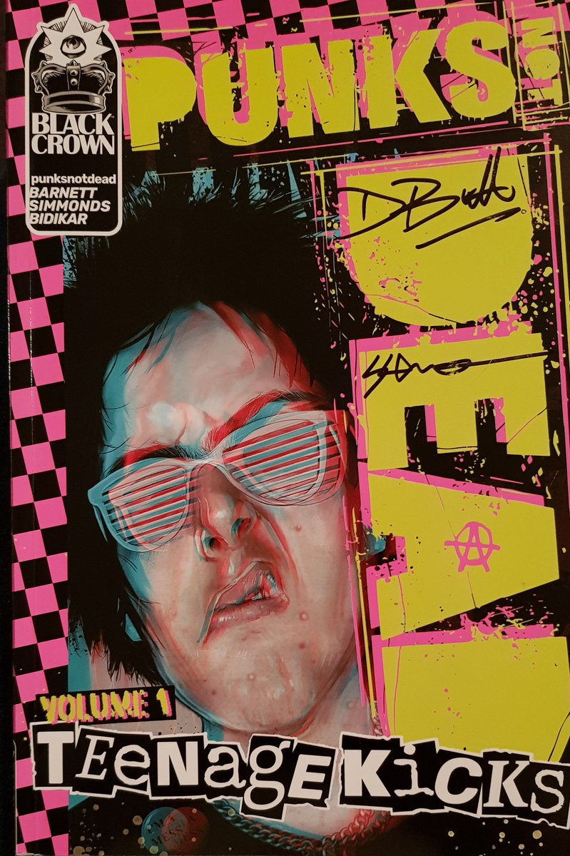 implausible17's tweet photo. I'm super spoilt!  Not only did the fabulous @Martin_Simmonds do an awesome Sid sketch in my copy of Punks Not Dead (wearing, I just noticed, the actual necklace I saw in Vegas last Wednesday), but I was also the very first recipient of his new fancy signature :) https://t.co/BnoK5zP52p