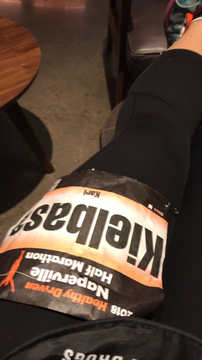 kare_kari's tweet photo. Yup woke up and PR’D this bitch up with my @ThirdEyeBlind fanny pack AGAIN but I couldn’t have done it without @cundari_chris now get me even faster .. LETS GOOoO #shortlegs #BFFNamesMeMeat #run13.1 #squats&deadlifts https://t.co/GibEGLJQ7m