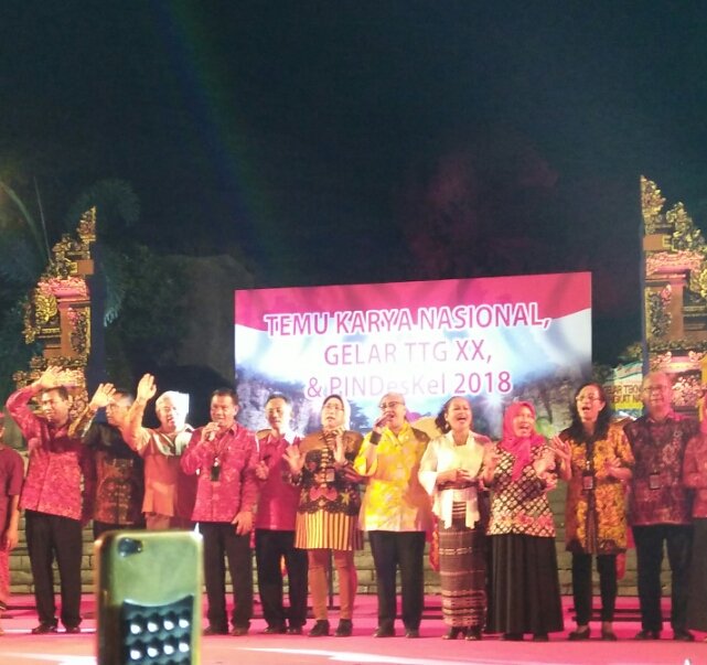 14merta's tweet photo. penutupan #GelasTTG Nasional dan PINDes-Kel 2018, di Garuda Wisnu Kencana (GWK) Bali,   "Dari Desa Satu Utk Indonesia" 
@jokowi 
@EkoSandjojo 
@anwsanusi 
@taufikmadjid71 
@fachrilabalado https://t.co/BwJ9HQqNDh https://t.co/nTX7DzUoPd